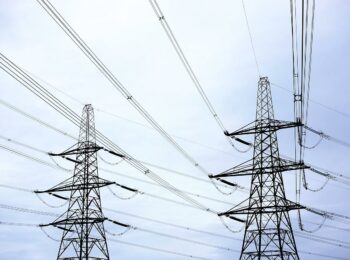 Power Line Pylon Electricity  - aitoff / Pixabay